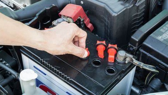 Cara Merawat Aki Mobil yang Mudah dan Sederhana