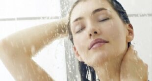 Hindari 5 Kebiasaan Buruk Wanita Saat Mandi
